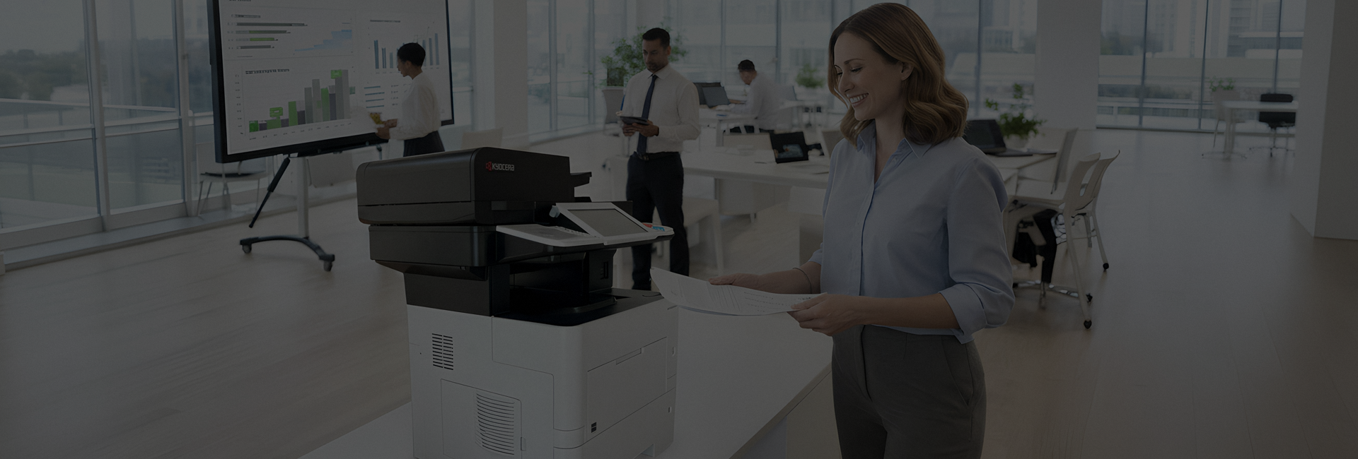 Alquiler de impresoras multifuncionales con soporte corporativo en oficina moderna